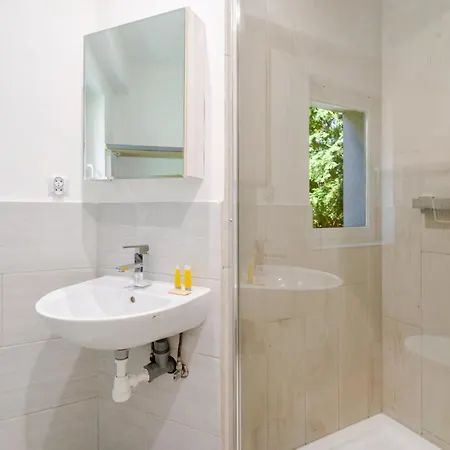 Apartment Kapliczna Comfort By Bookinghost *